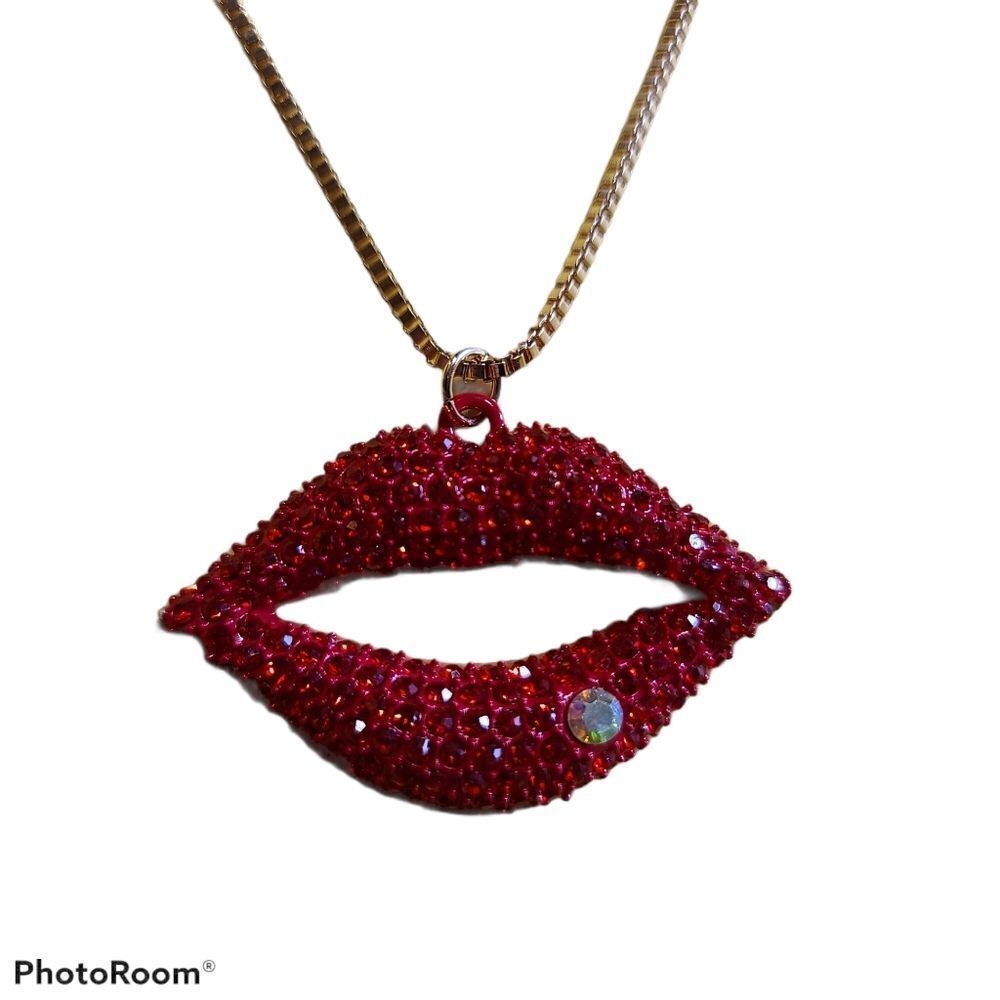 BETSEY JOHNSON RED HOT LIPS NECKLACE - Picture 3 of 5